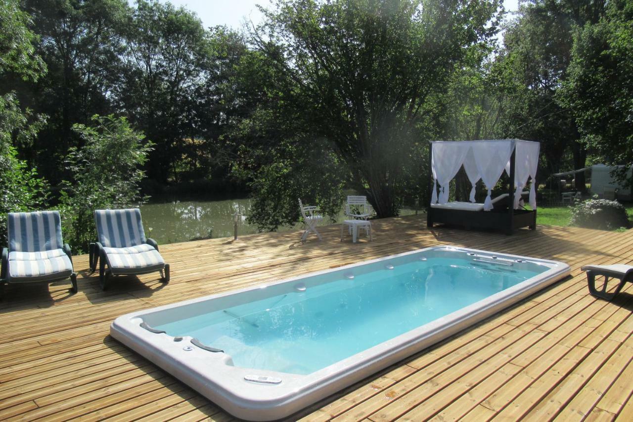 Bed and Breakfast Le Moulin Calme Luceau Екстер'єр фото